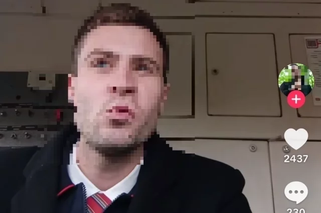 Мужчина разрешал детям кататься в кабине состава, а в соцсетях призывал цепляться за поезда.