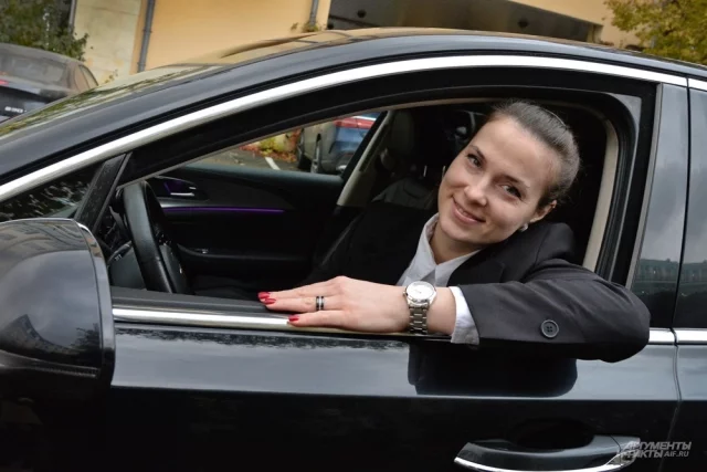 Дарья сотрудничает с сервисом Яндекс Такси, который давно создавал условия для работы глухих и слабослышащих водителей