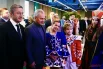 Секретарь Совета Безопасности России Сергей Шойгу осмотрел экспозицию. Просмотр программы фестиваля он начал с модного показа, оценив разнообразие представленных народных стилей.