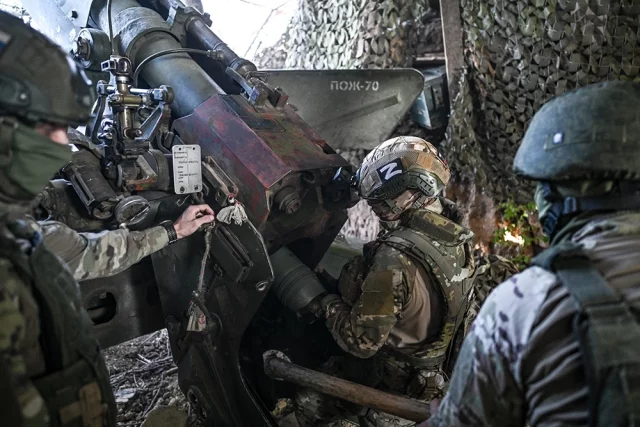 Боевая работа расчета орудия «Гиацинт-Б» 288-й гвардейской артиллерийской бригады ВС РФ.