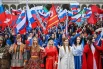 В честь единения народов, многие пришли на акцию в национальных костюмах народов, населяющих многонациональную Москву.