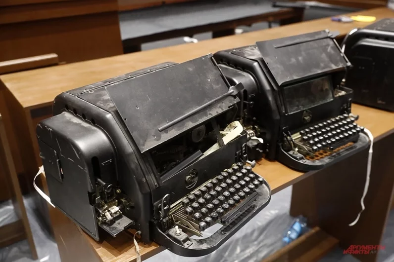 Зрители также увидят подлинники блокадного дневника Ольги Берггольц, Акт капитуляции Германии от 8 мая 1945 года и автограф речи маршала Жукова.