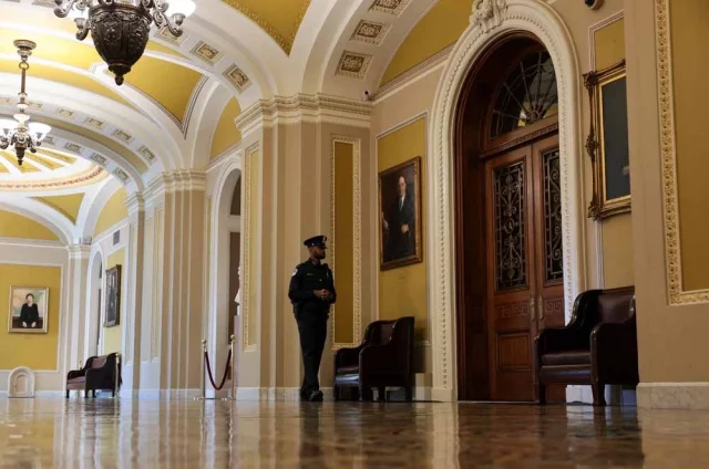 Пустой коридор Капитолия США.