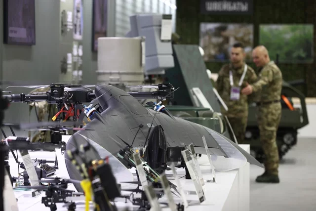 На выставке в Национальном центре «Россия», посвящённой итогам трёхлетней работы Народного фронта под девизом «Всё для Победы!».