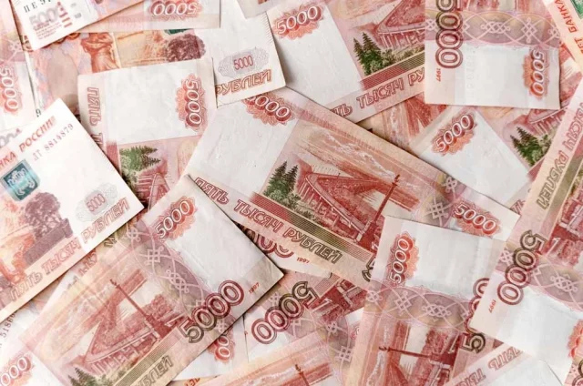 Движение рубля происходит под влиянием нескольких разнонаправленных факторов.