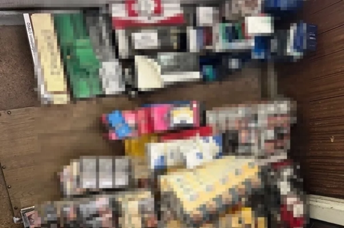 Сотрудники ГУ МВД Новосибирска изымают немаркированные сигареты