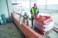 ФОК площадью 2 600 квадратных метров с двумя бассейнами, тренажёрным и фитнес-залом, сауной и раздевалками в Тейкове должны были сдать ещё в декабре 2024 года.