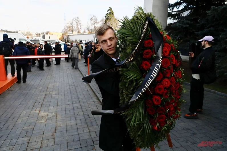 Прощание с телеведущим Юрием Николаевым на Троекуровском кладбище в Москве.