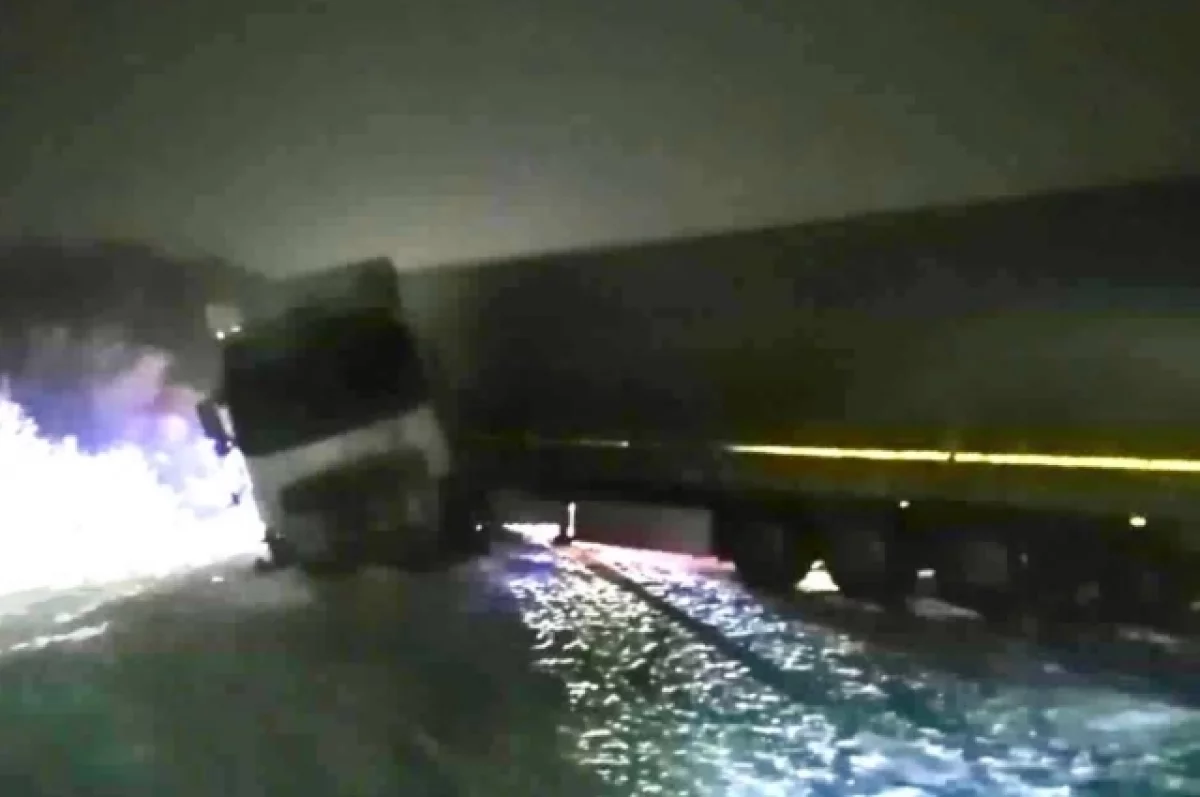 В Новосибирской области в ДТП с участием грузовика погибли шесть человек