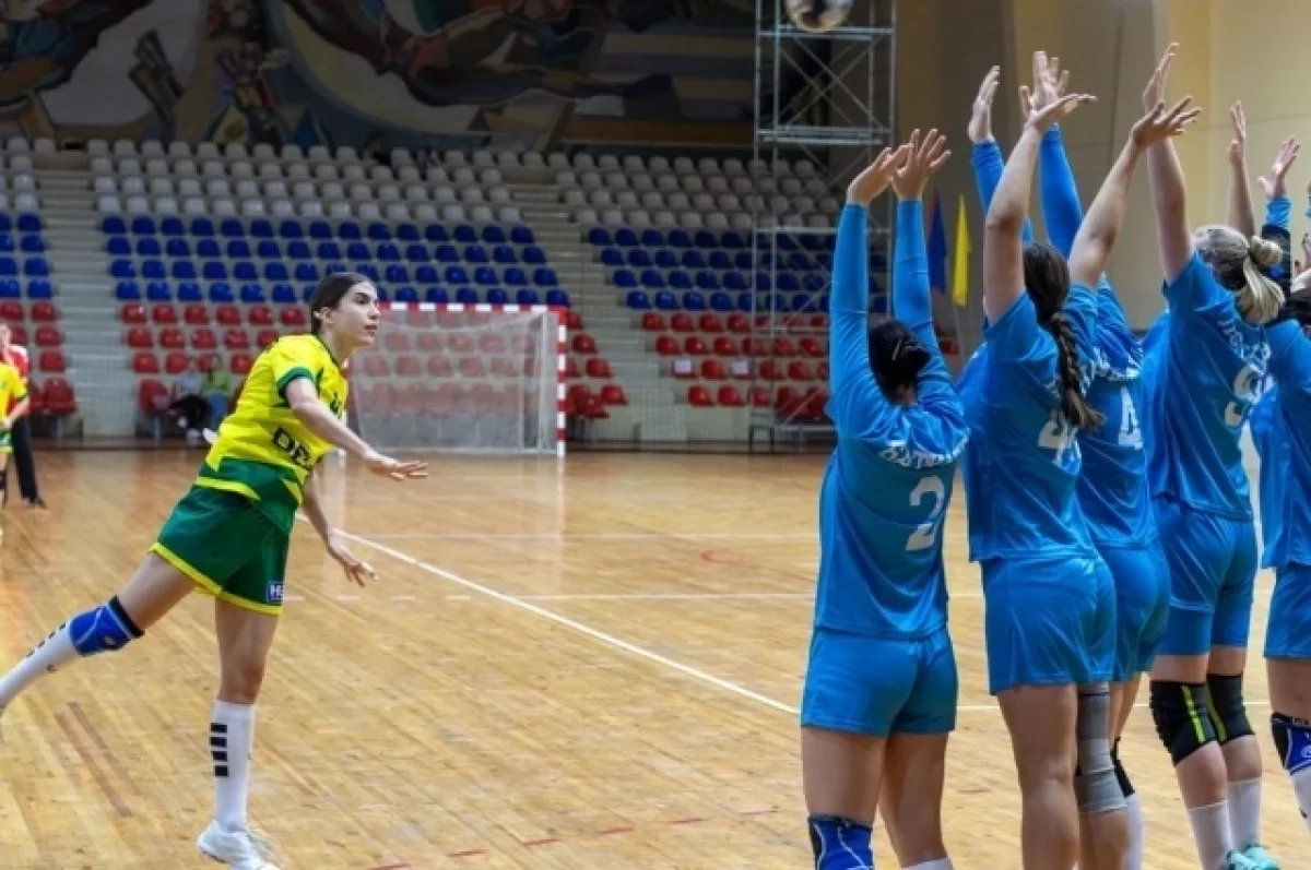 Гандболистки брянского Сокола уступили в Волгограде Динамо-Синара-3