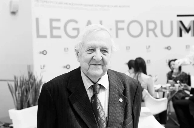 Юрий Толстой посвятил педагогической деятельности всю жизнь.