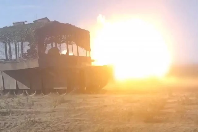 Каток не останавливается — как сообщают военкоры, наши войска уже зашли в лежащие западнее Ровнополь и Новоуспеновское.