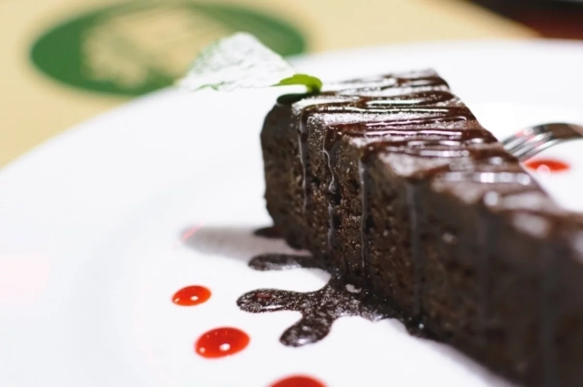 Административный арест за торт с запрещенной символикой АУЕ в Новосибирске Торт с символикой АУЕ и восьмиконечной звездой