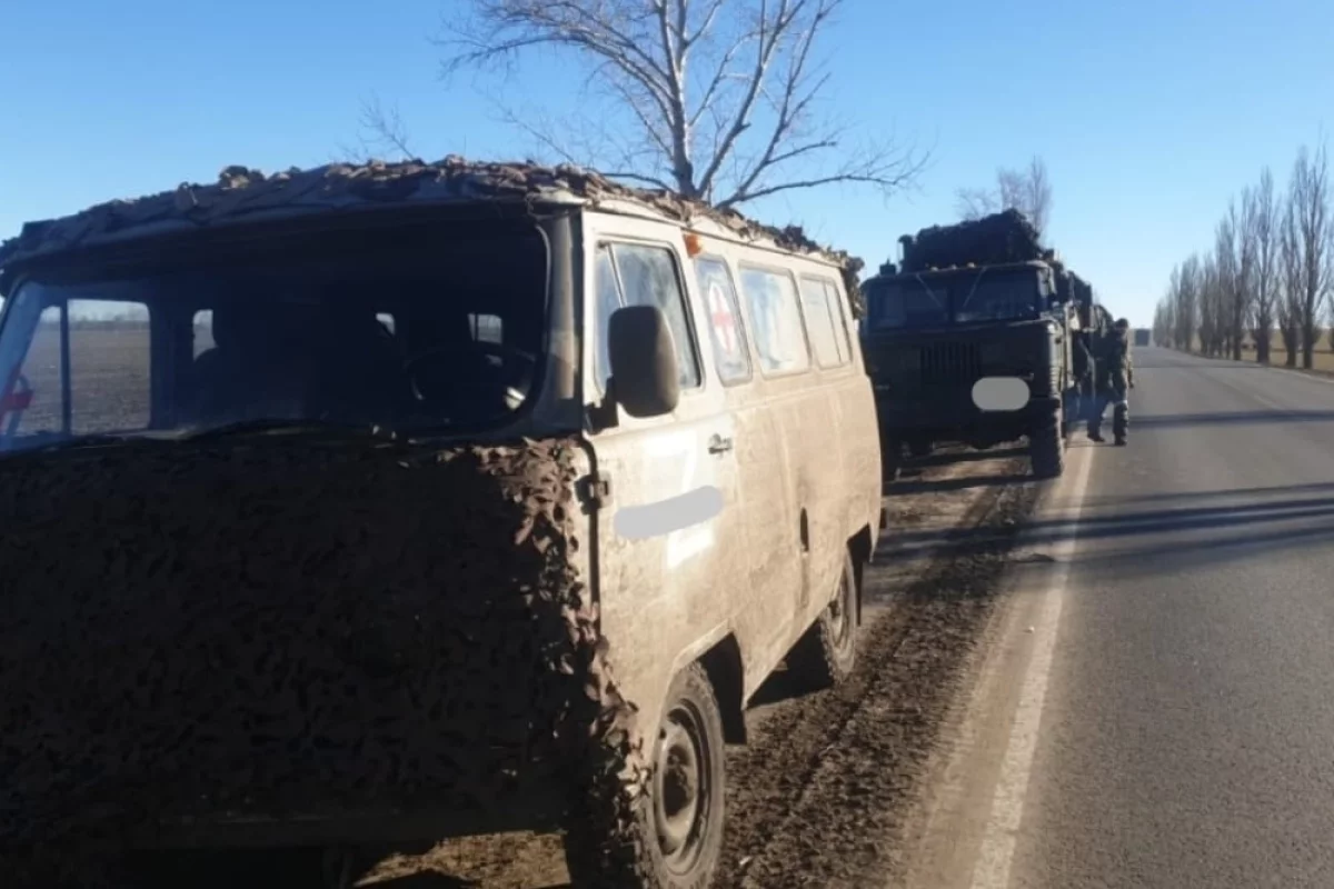 
 Автомат, аптечка и гитара. Военный медик лечит бойцов и пишет песни об СВО    