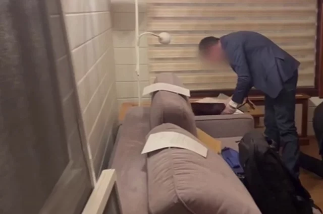 В его доме провели обыск, а самого мужчину задержали