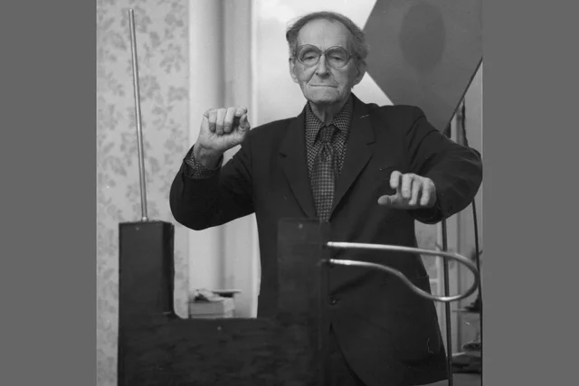 Лев Сергеевич Термен, создатель первого в мире электромузыкального инструмента - терменвокса.