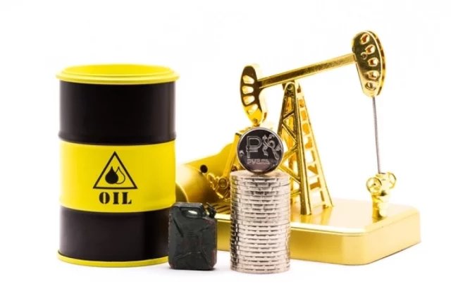 В текущих условиях курс российской валюты, вероятно, сохранится в диапазоне 80–83 рубля за доллар и 11,2–11,5 за юань.