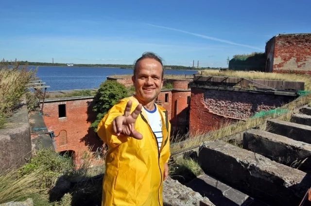 Паспарту из телешоу «Форт Боярд» посетил форт «Александр I», где  снимали российскую версию популярной программы.