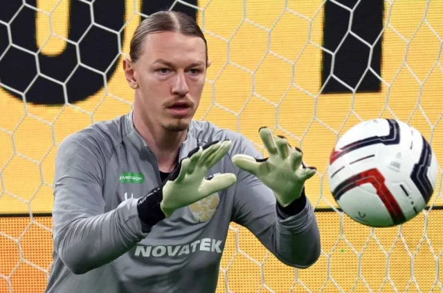 Вратарь Матвей Сафонов.