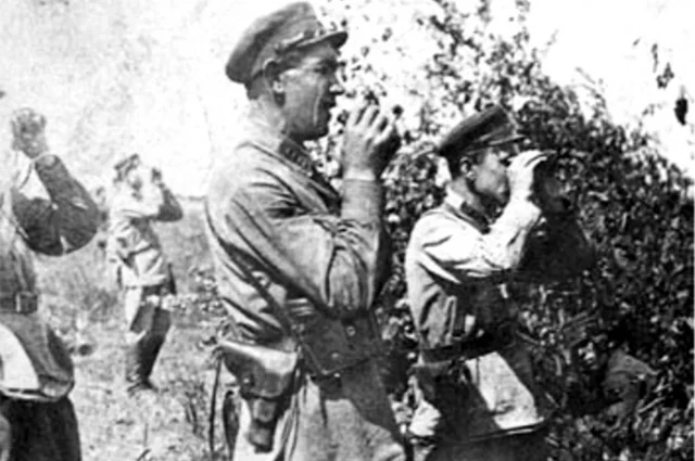 Офицеры 61-й стрелковой дивизии на учениях.