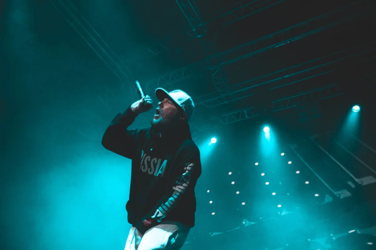 В Таллине отменен концерт Limp Bizkit из-за плаката с поддержкой РФ