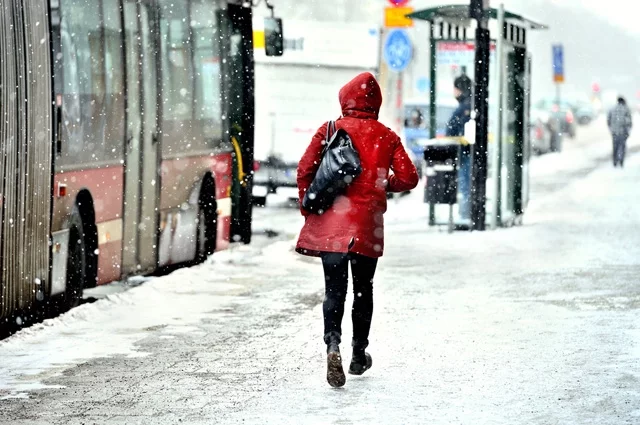 В ночь на воскресенье атмосферное давление резко повысится, и в город начнет поступать холодный воздух.