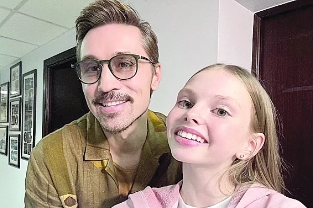 На слепых прослушиваниях София поразила своим пением сразу двух наставников, но выбрала Диму Билана.