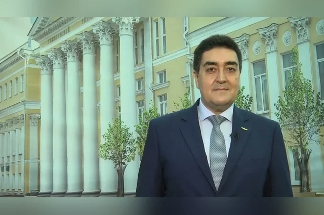 Обвинения, выдвинутые прокуратурой Татарстана, касаются несоответствия доходов семьи Алибаевых с их расходами.