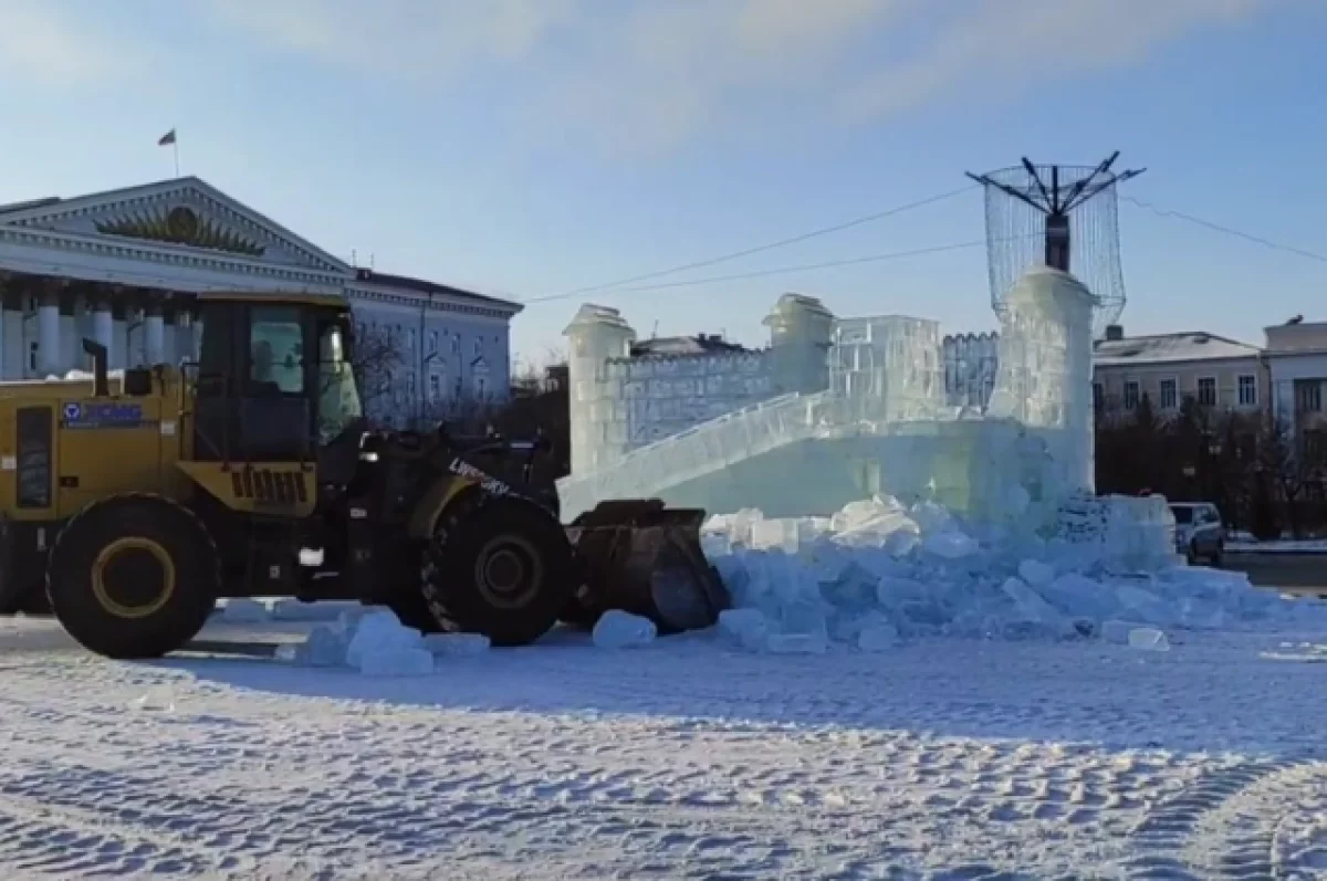 Жителей Нового Уренгоя попросили не подходить к стройке новогодних объектов