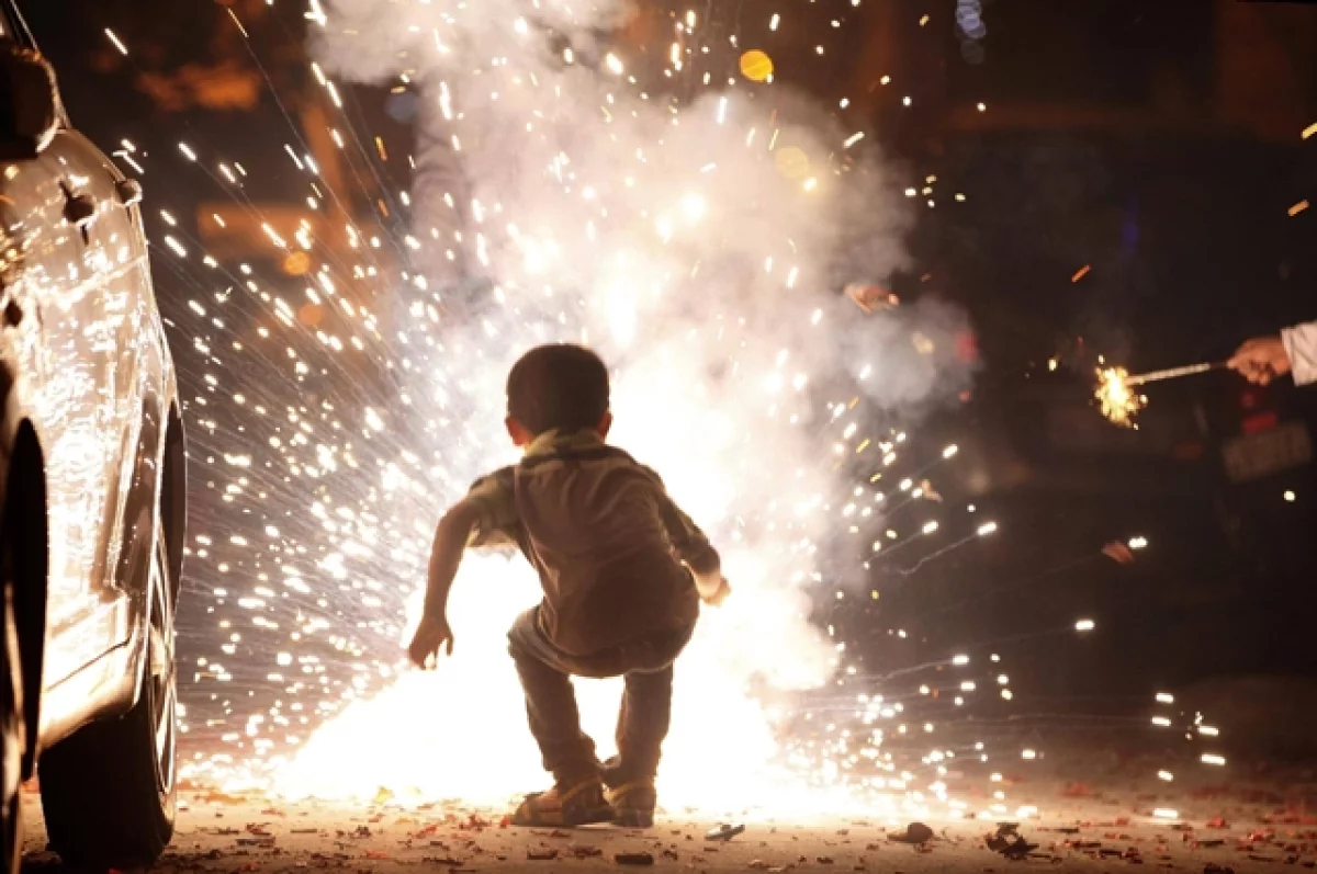 Омские школьники устроили опасные игры с петардами во дворах