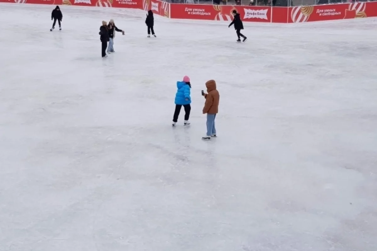 Этой зимой в Омске откроется 160 ледовых площадок для катания на коньках
