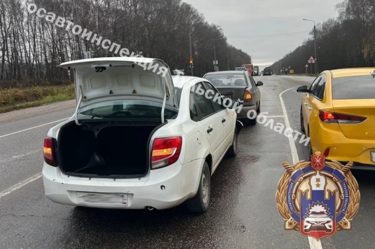 В Ленинском районе столкнулись два легковых автомобиля, есть пострадавшая