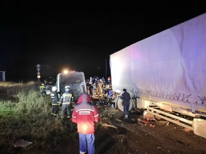 Один из первых кадров с места аварии.