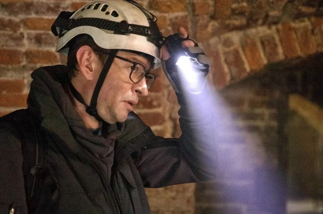 Константин Хабенский в роли профессора Гейгера.