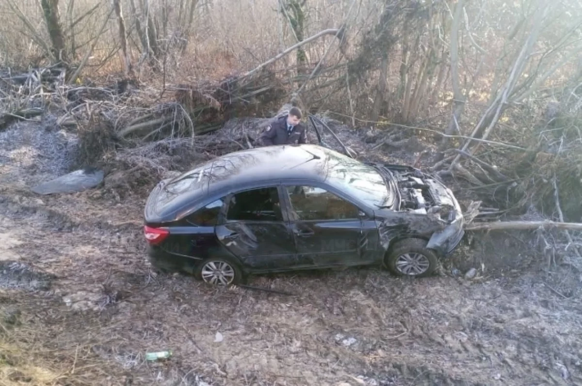 Брянские спасатели ликвидировали последствия ДТП в Красногорском районе