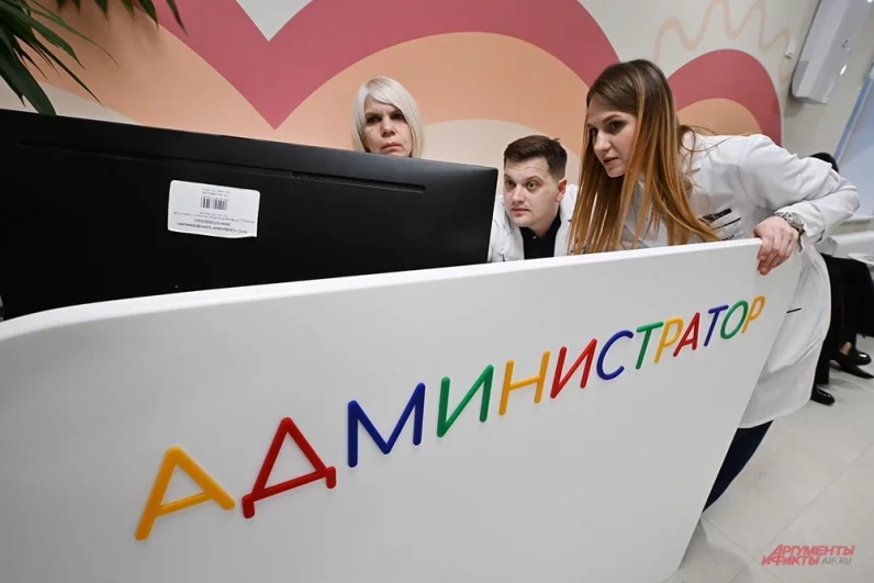 После ремонта в корпусах поставили современные компьютеры для ускорения и удобства записи без бумажных документов.