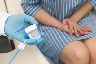 Не тяните. Названы ранние признаки рака шейки матки