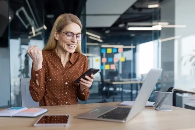 Повышение ожидает тех, кто получает зарплату на уровне МРОТ.