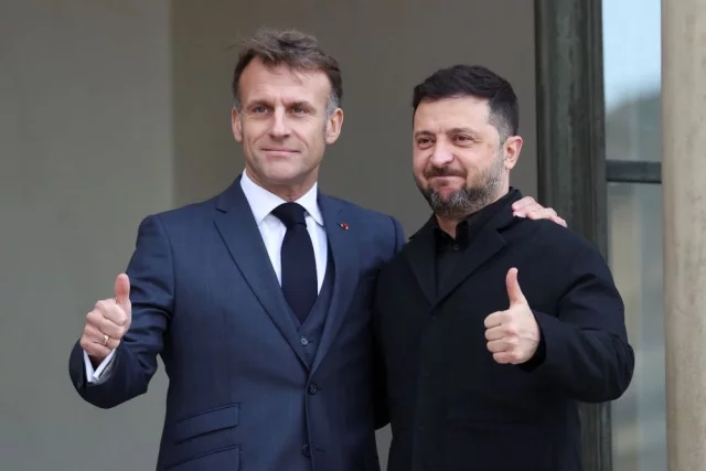 Соглашение предусматривает поставки Украине порядка 100 истребителей Rafale французской фирмы Dassault. 