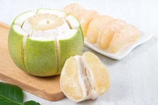 Кому нельзя есть помело?