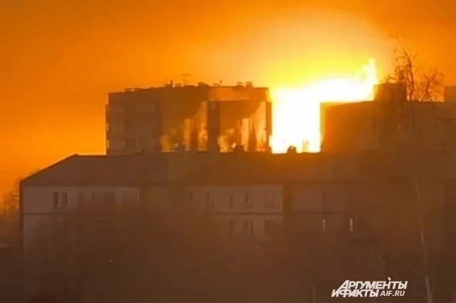 Столб пламени при взрыве газопровода в Омской области