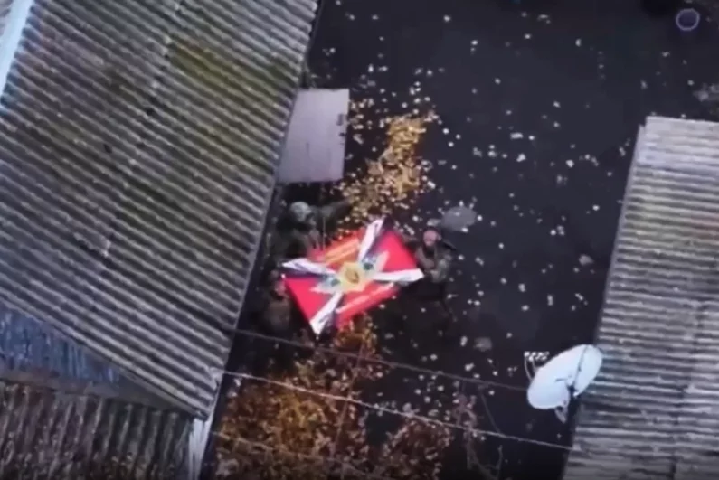 Во втором уже встретили сопротивление: по заходу внутрь обезвредили боевика ВСУ, зачистили укрытие и дождались закрепления. 