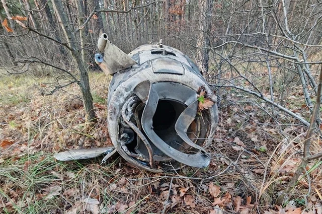 Обломки сбитой российской ПВО ракеты ATACMS, выпущенной ВСУ по Воронежу.