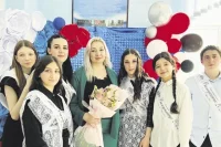 Педагог не только несёт знания детям, но и дарит им частичку своей души.