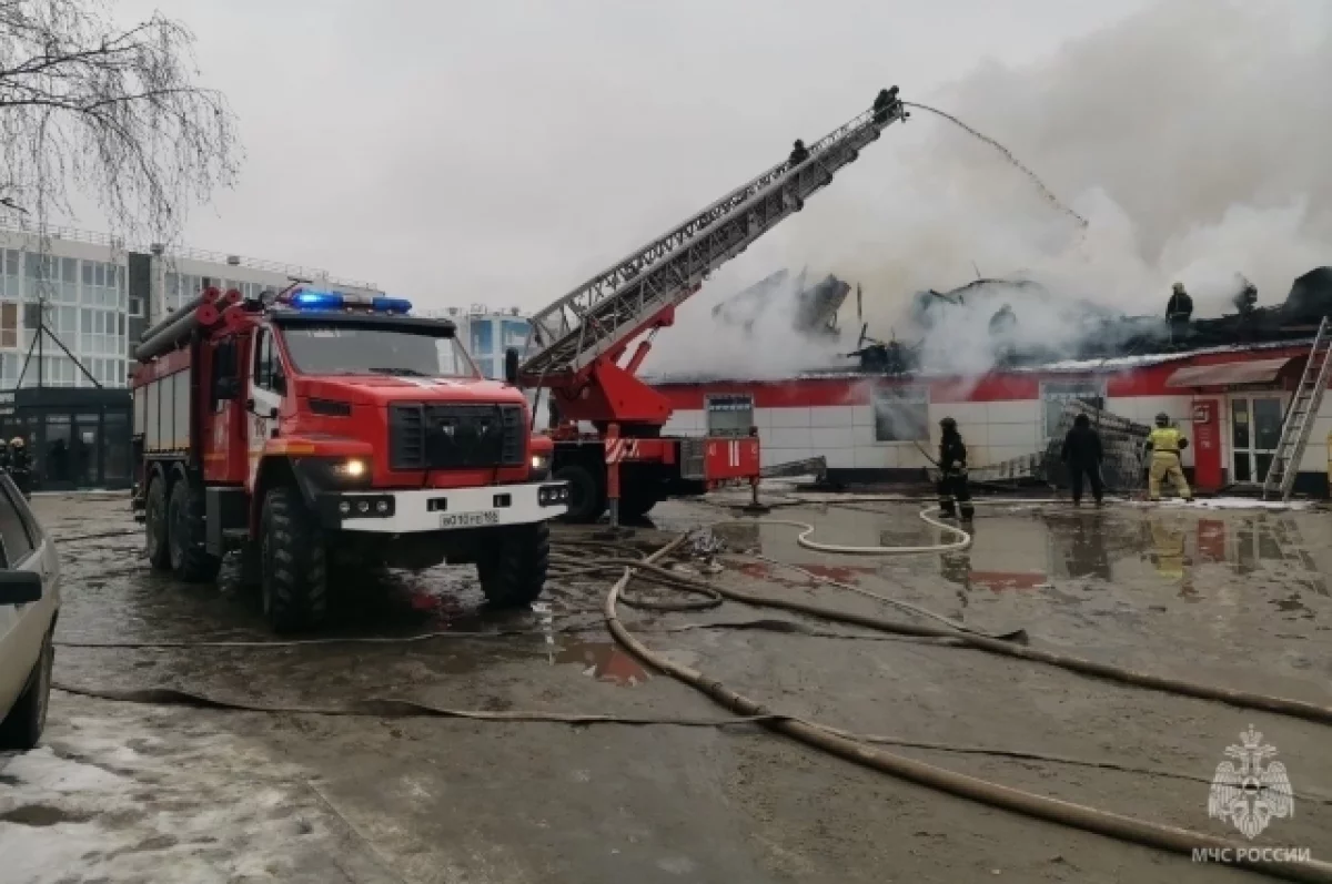 При пожаре в Сургуте пострадали четыре человека
