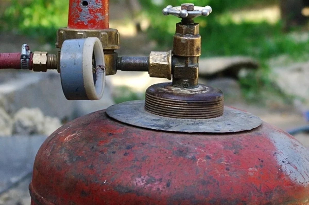 Пожар в магазине Сургута произошел из-за взрыва баллона в соседней пекарне