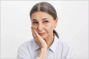 Чем опасно покусывание щек и языка?