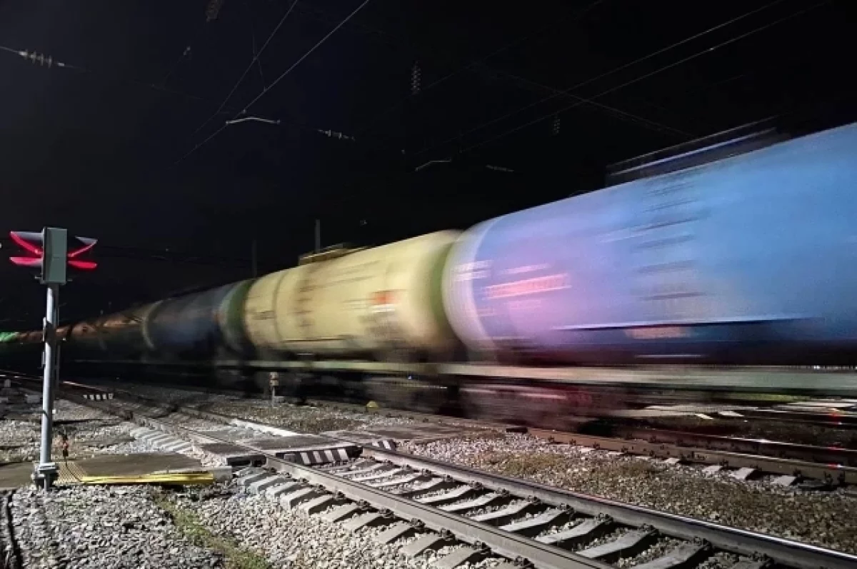 На границе Пермского края и Свердловской области загорелся поезд