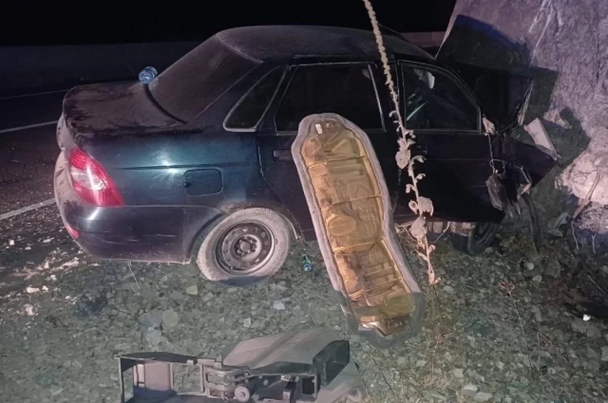 В Северной Осетии водитель «Лады» влетел в скалу и получил травмы