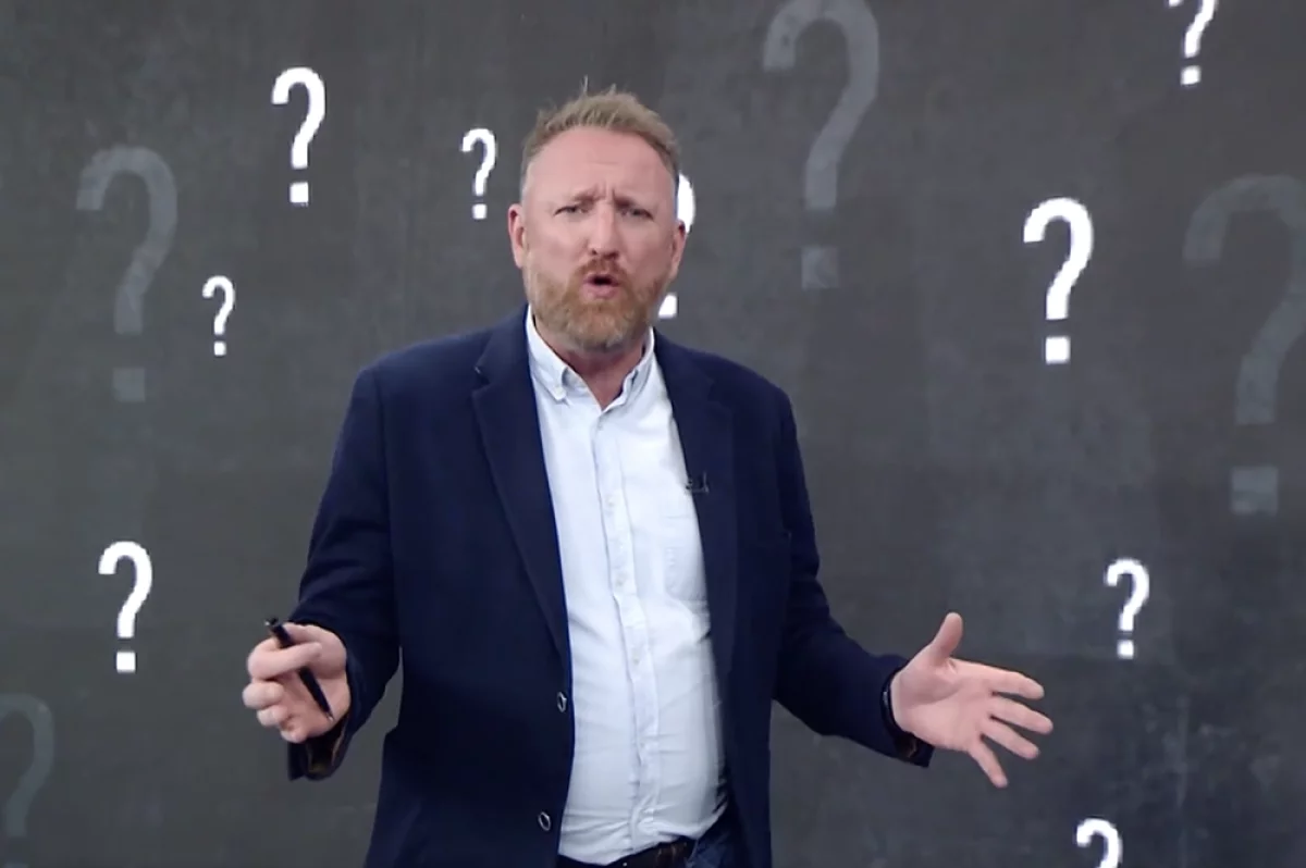 Боуз раскритиковал Туска за обвинения в адрес России по делу о диверсии